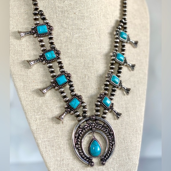 Boho Western Necklace - Picture 3 of 5